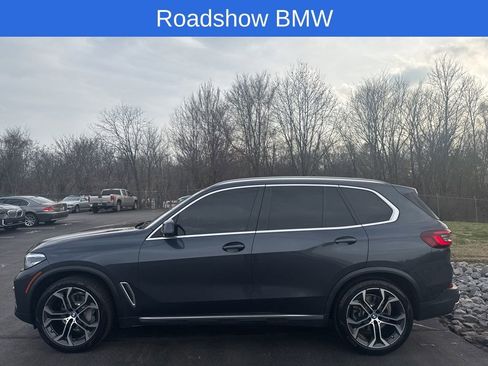 Used 2021 BMW X5 xDrive40i w/ Premium Package image 2