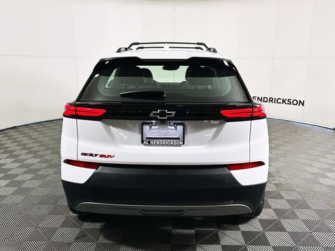 Used 2023 Chevrolet Bolt EUV LT w/ Convenience Package image 4