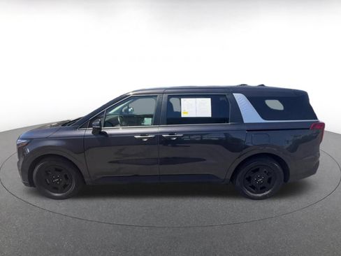 Used 2026 Kia Carnival FWD image 9
