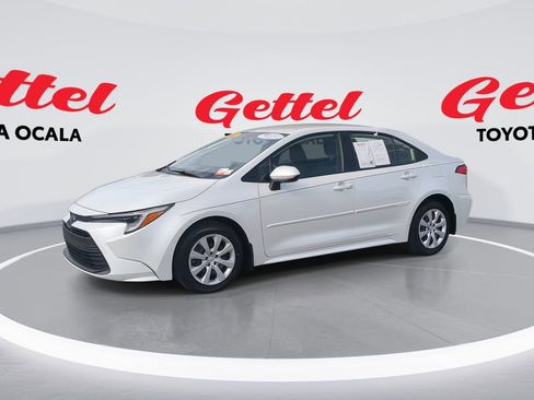 Used 2023 Toyota Corolla LE image 1
