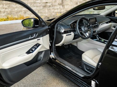 Used 2022 Nissan Altima 2.5 Platinum image 23