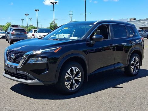 Certified 2023 Nissan Rogue SV w/ SV Premium B Package AWD/4WD image 3