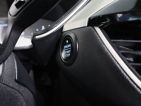 Used 2022 Ford Escape SEL FWD image 38