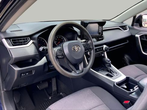 Used 2020 Toyota RAV4 XLE AWD/4WD image 17