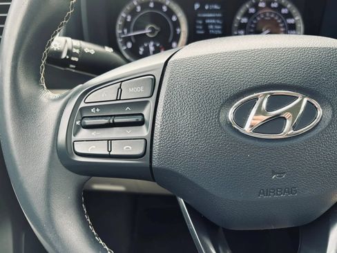 Used 2021 Hyundai Venue FWD image 27
