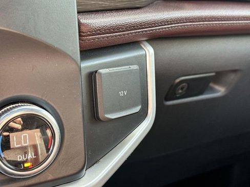 Used 2022 Ford Expedition Limited image 41