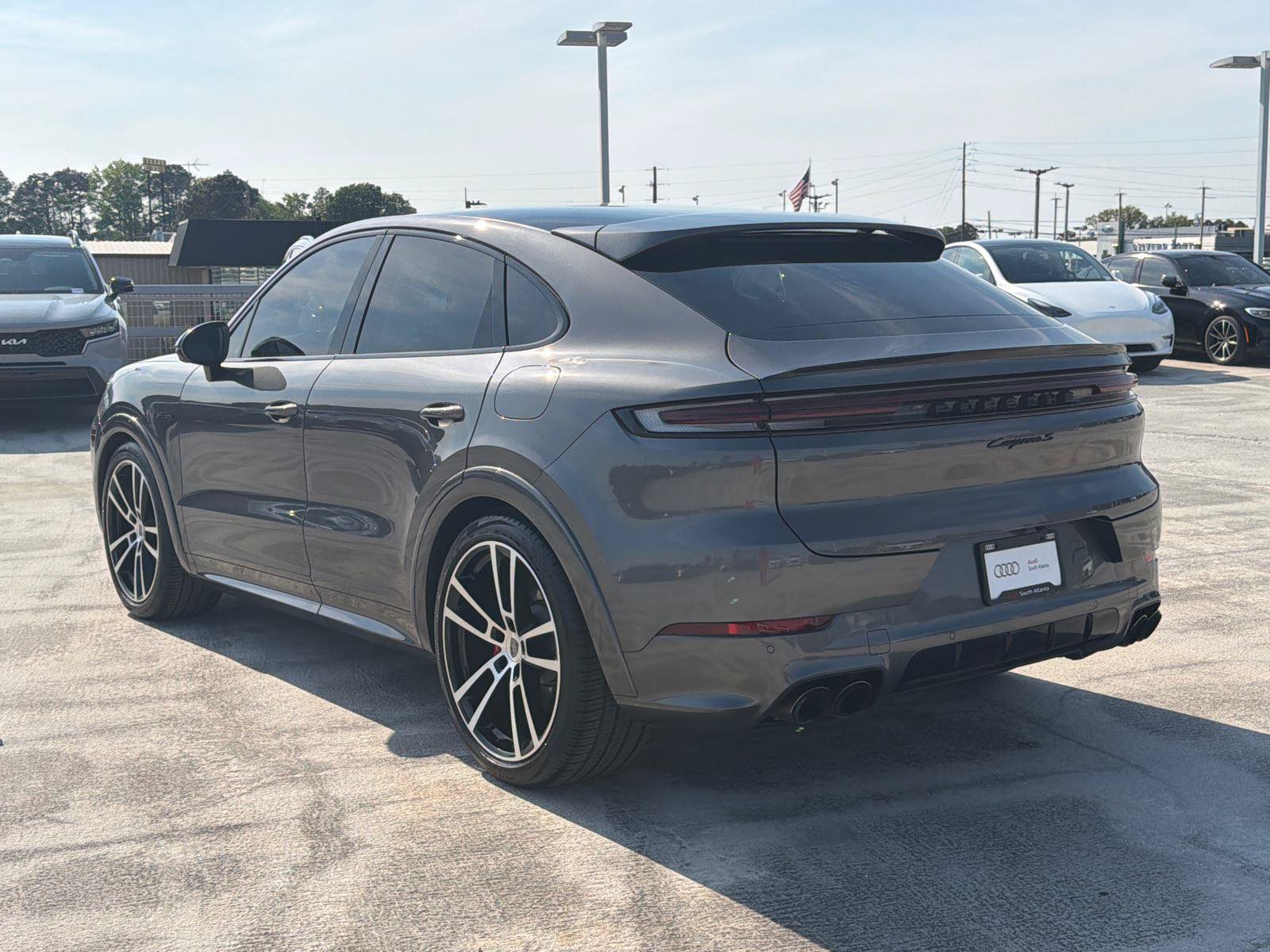 Used 2024 Porsche Cayenne S AWD/4WD image 7