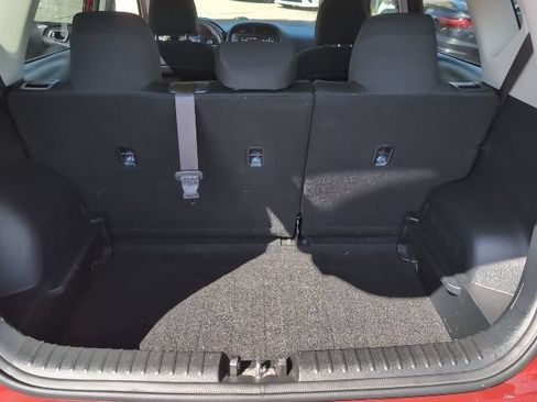 Used 2025 Kia Soul LX w/ LX Technology Package FWD image 25