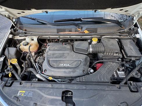 Used 2017 Chrysler Pacifica LX image 42