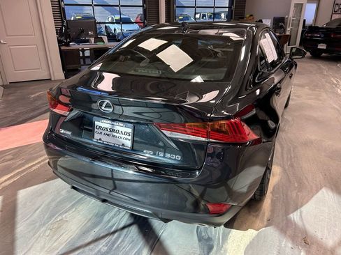 Used 2017 Lexus IS 300 F Sport w/ F Sport Package image 32