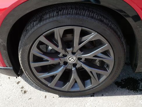 Certified 2025 Toyota Crown Signia Limited w/ Advanced Technology Package image 15