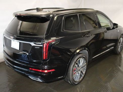 Certified 2025 Cadillac XT6 Sport w/ Platinum Package AWD/4WD image 4