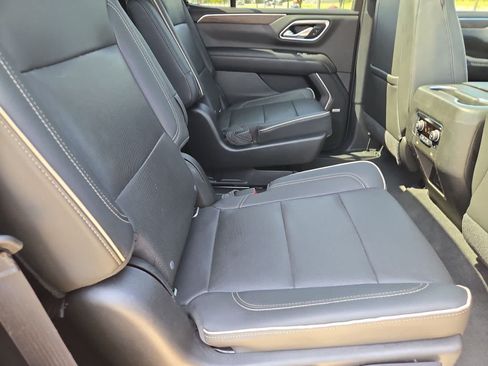 Used 2021 Chevrolet Tahoe Premier w/ Premium Package AWD/4WD image 19