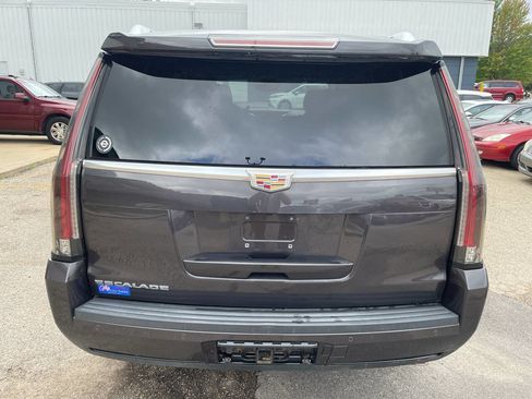 Used 2016 Cadillac Escalade Luxury image 6