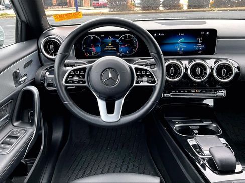 Used 2020 Mercedes-Benz A 220 4MATIC image 5