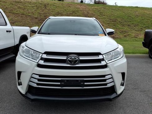Used 2019 Toyota Highlander XLE AWD/4WD image 12