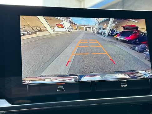 Certified 2023 GMC Sierra 1500 SLT w/ SLT Premium Package image 27