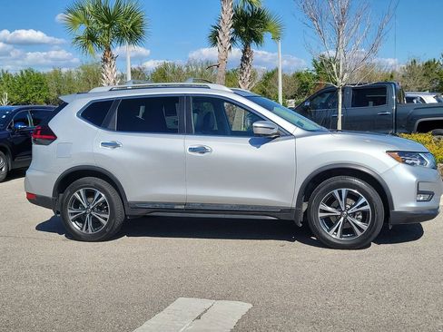 Used 2018 Nissan Rogue SL w/ Premium Package image 3