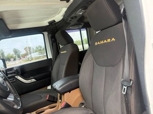 Used 2014 Jeep Wrangler Unlimited Sahara w/ Connectivity Group AWD/4WD image 8