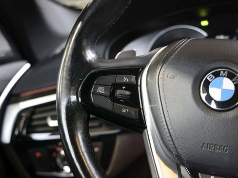 Used 2017 BMW 540i xDrive image 22