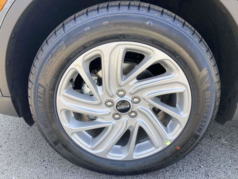 New 2025 Lincoln Corsair FWD w/ Rear Removable Package Tray image 14