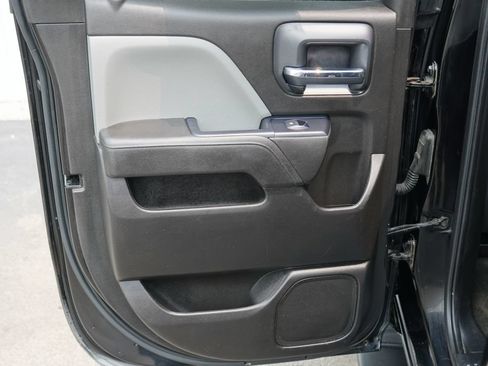 Used 2018 Chevrolet Silverado 1500 Custom w/ Custom Convenience Package AWD/4WD image 24