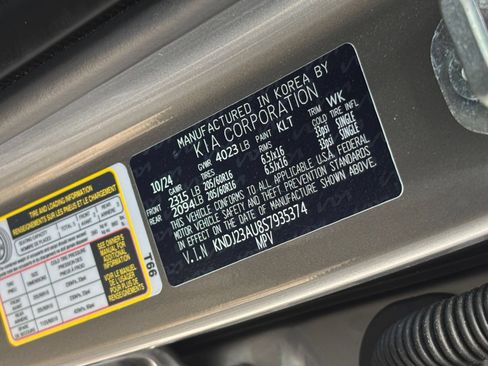 Used 2025 Kia Soul LX w/ LX Technology Package FWD image 27