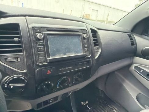 Used 2015 Toyota Tacoma 4x4 Access Cab image 13