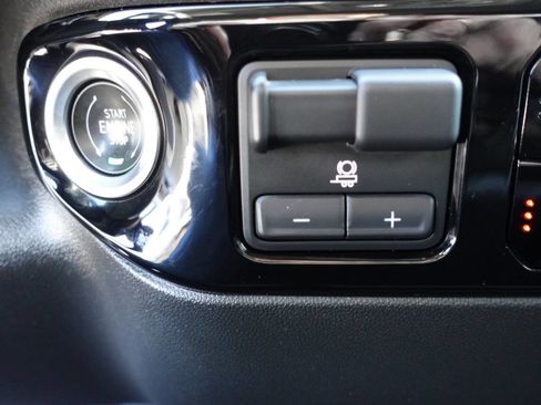 Used 2023 GMC Sierra 1500 Elevation image 44