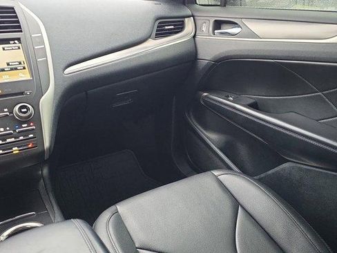 Used 2017 Lincoln MKC Premiere image 16
