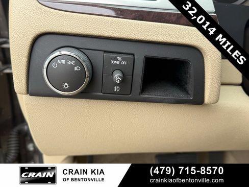 Used 2014 Cadillac Escalade Premium image 13