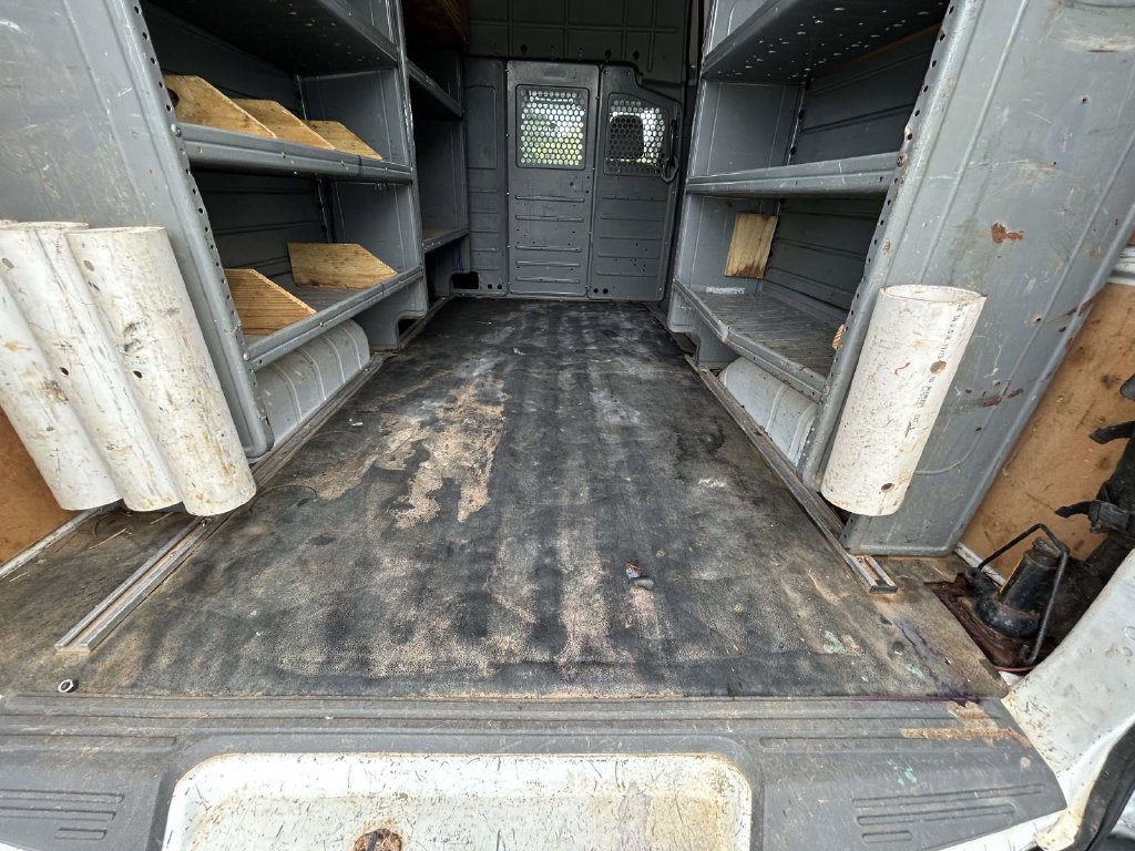 Used 2018 Nissan NV 2500 SV RWD image 13
