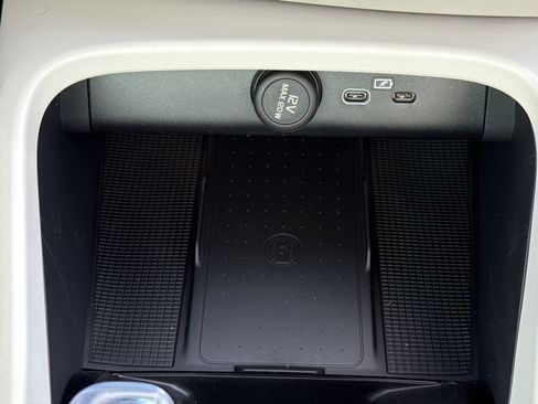 New 2026 Volvo XC40 B5 Plus w/ Protection Package Premier image 30