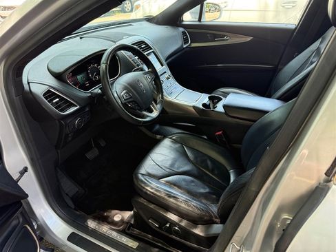 Used 2016 Lincoln MKX Reserve w/ Climate Package FWD image 11