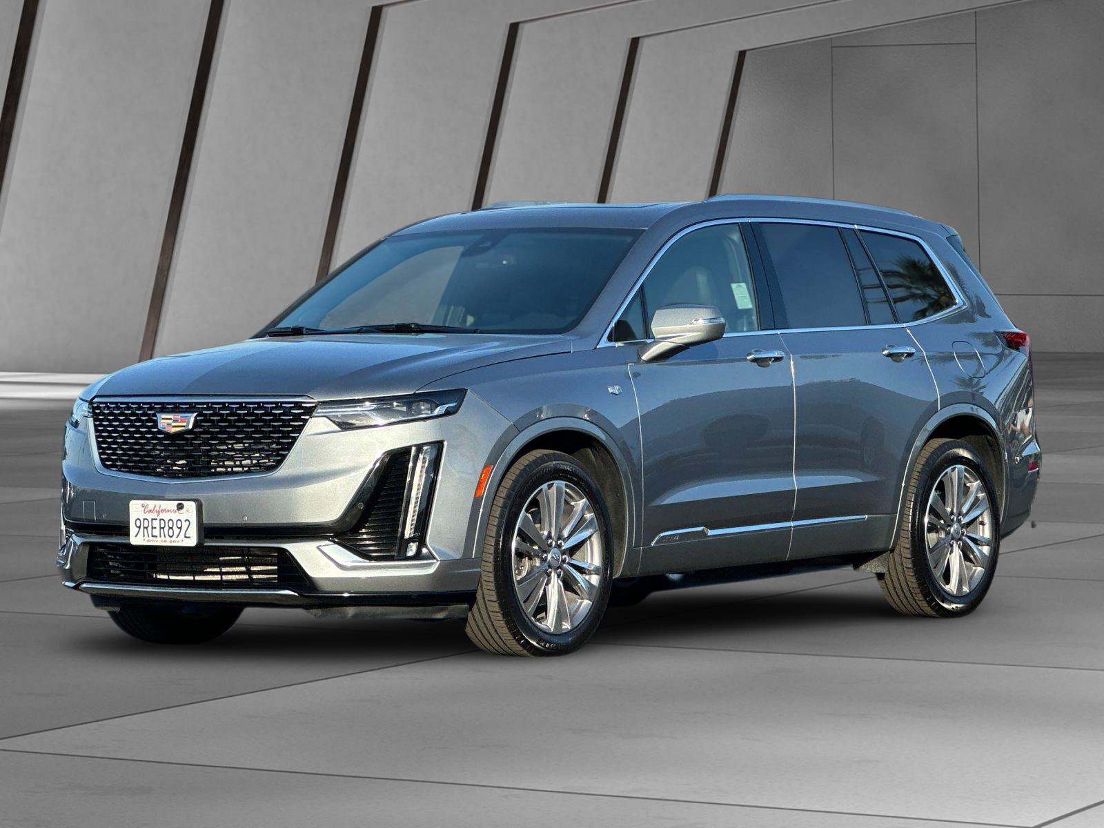 Certified 2025 Cadillac XT6 Premium Luxury FWD image 8