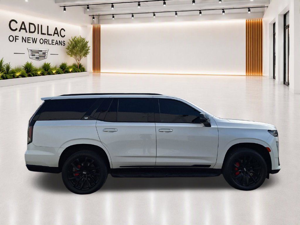 Used 2021 Cadillac Escalade Luxury AWD/4WD image 2