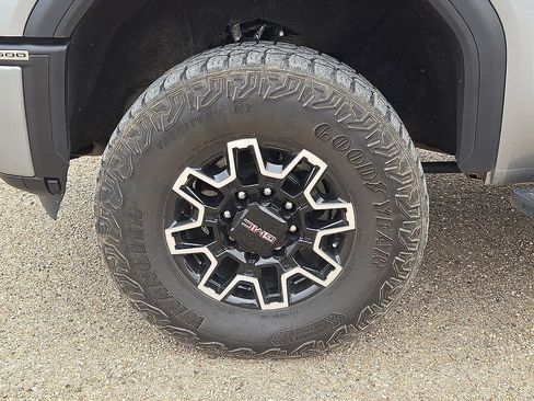 Used 2024 GMC Sierra 2500 AT4 w/ AT4 Premium Plus Package image 10