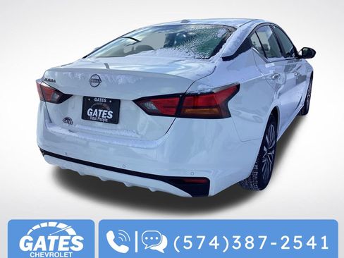 Used 2025 Nissan Altima 2.5 SV image 9