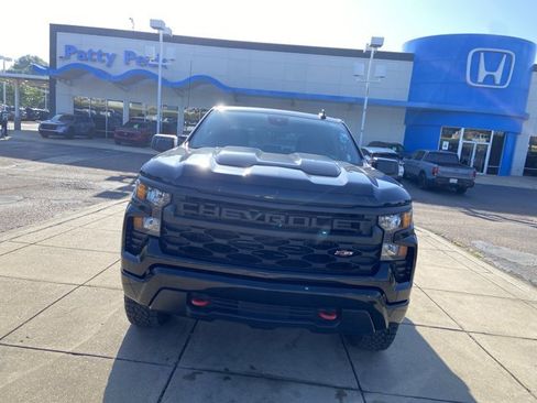 Used 2024 Chevrolet Silverado 1500 Custom Trail Boss AWD/4WD image 3