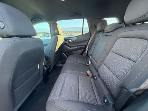 Used 2025 Chevrolet Equinox LT image 23