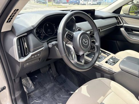 Used 2025 MAZDA CX-90 3.3 Turbo w/ Preferred Package AWD/4WD image 17