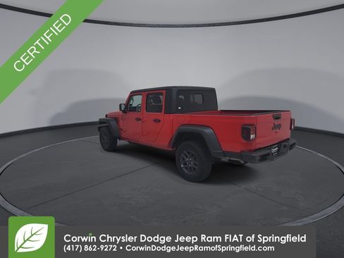 Used 2023 Jeep Gladiator Sport AWD/4WD image 16