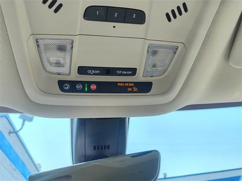 Used 2022 Buick Enclave Essence w/ Sport Touring Edition image 22