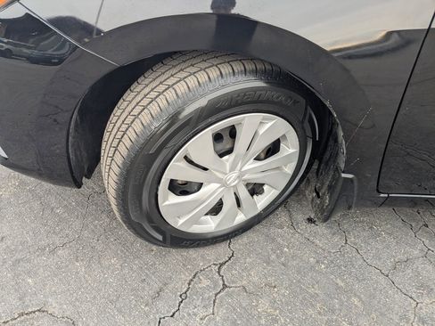 Used 2020 Nissan Versa S image 6