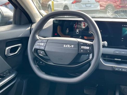 Used 2025 Kia K4 FWD image 16