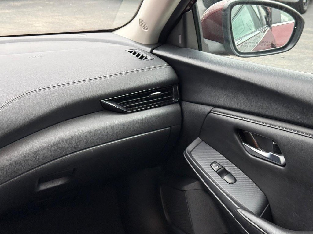 Used 2024 Nissan Sentra SV FWD image 12