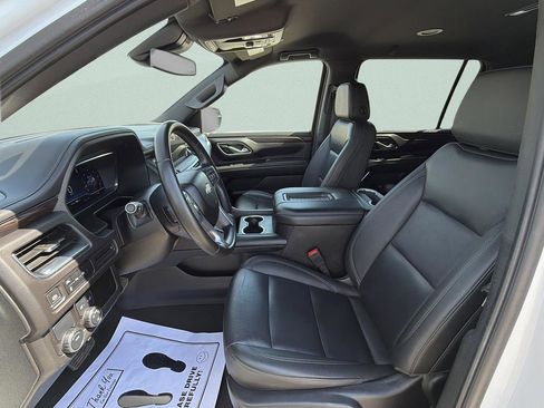 Used 2024 Chevrolet Suburban LT RWD image 20