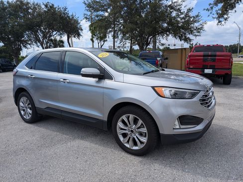 Used 2024 Ford Edge Titanium AWD/4WD image 2