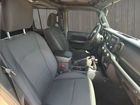Used 2020 Jeep Gladiator Sport w/ Trailer Tow Package AWD/4WD image 11