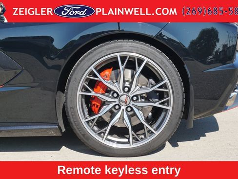 Used 2024 Chevrolet Corvette Stingray Premium Conv w/ Z51 Performance Package RWD image 11